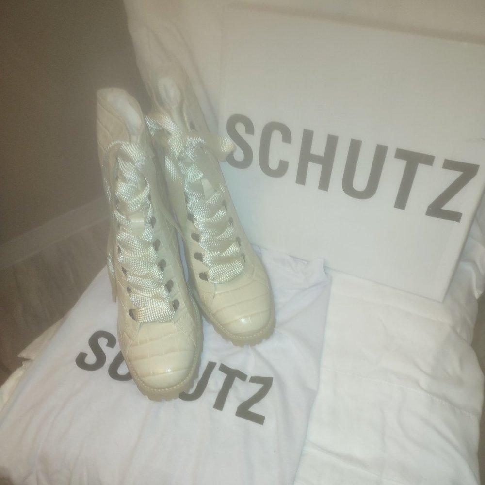 Schutz Boots - Zhara Bootie – Eggshell size 10.5 NWB